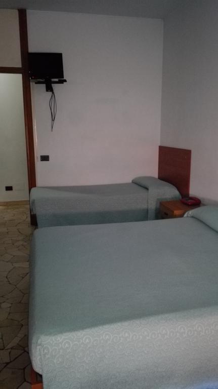 Hotel Mira Varese Oda fotoğraf