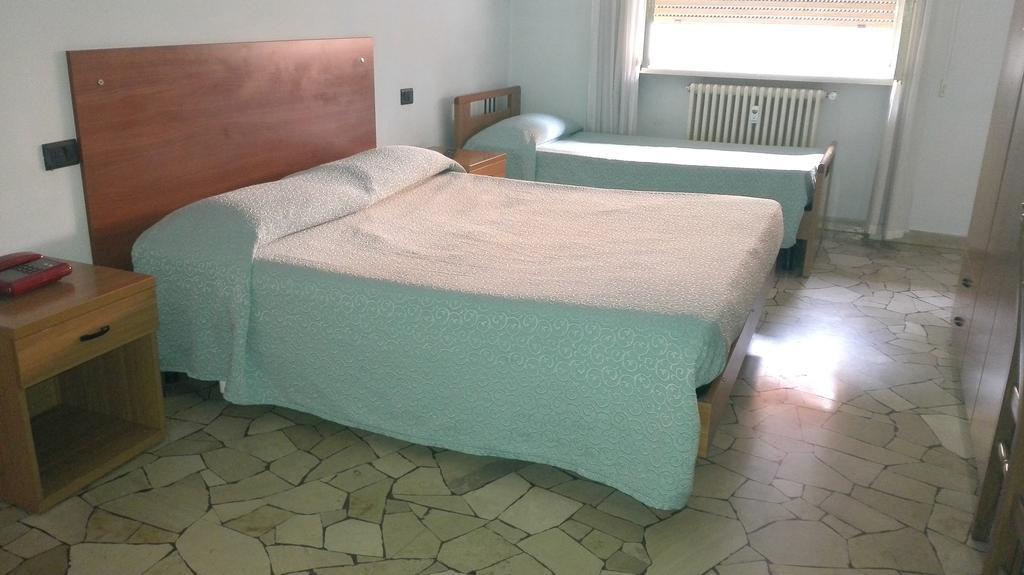 Hotel Mira Varese Oda fotoğraf